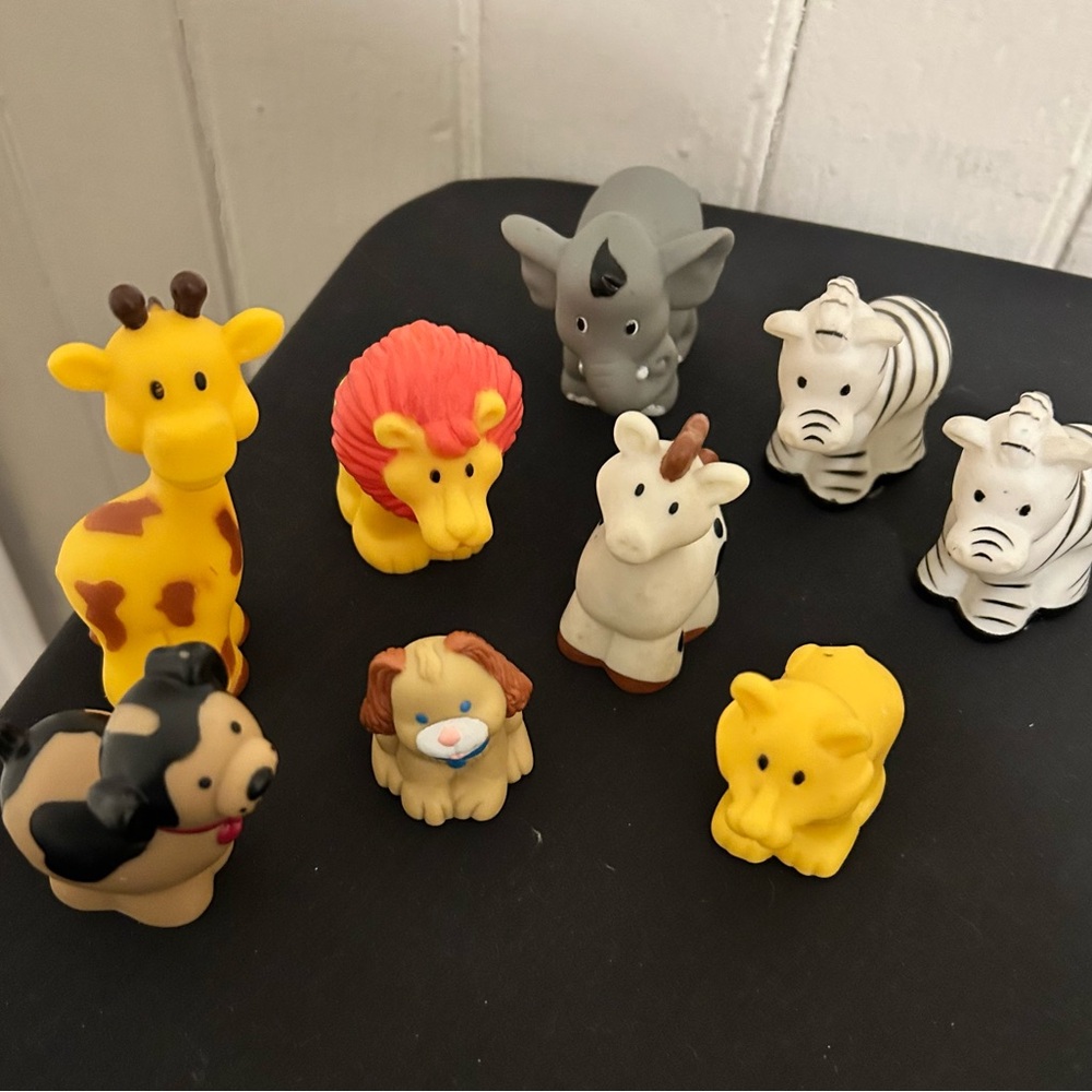 Vintage Fisher-Price Little People Animal Lot Of 9 -Zoo & Farm Figures